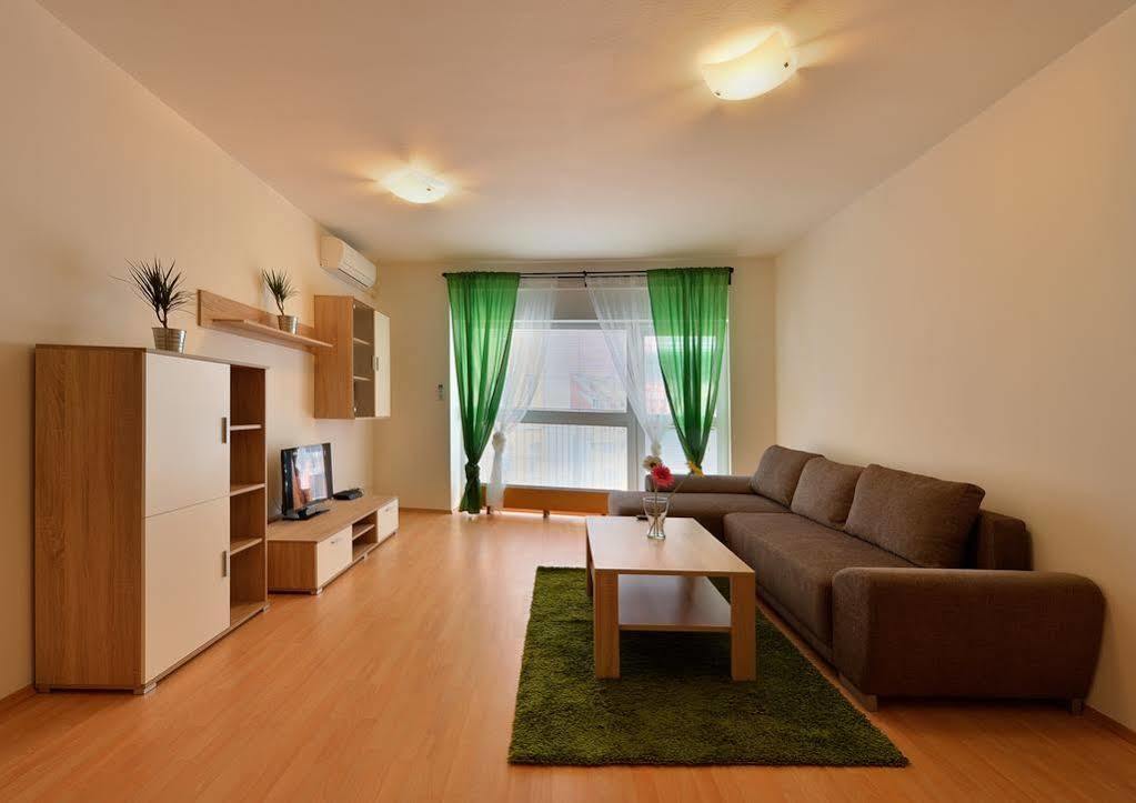Twin City Rooftop By Ambiente Bratislava Exterior foto